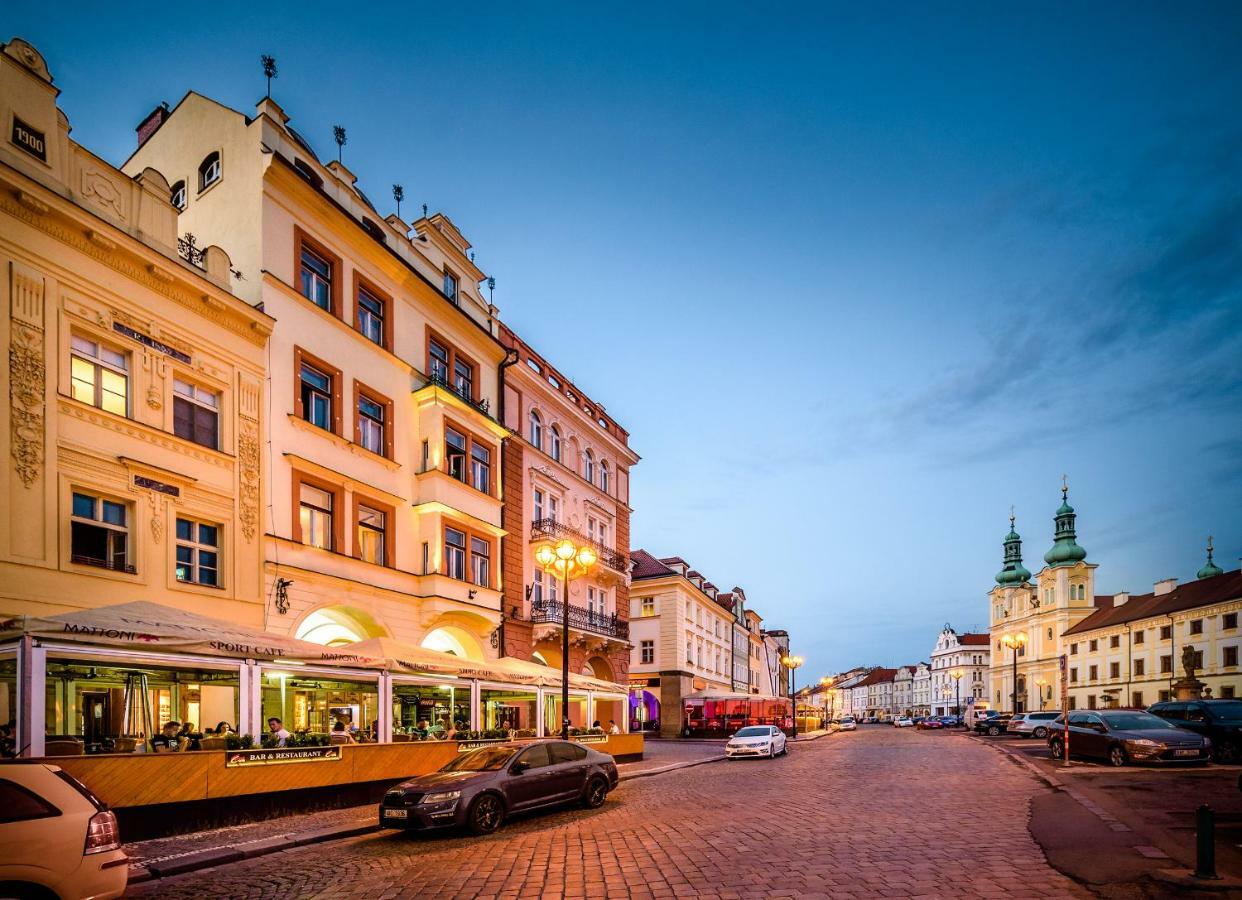 Modern Family Apt. With Central Square Entrance Hradec Králové Zewnętrze zdjęcie